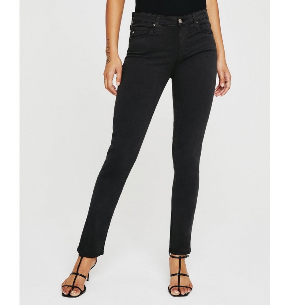 AG The Prima Mid-rise cigarette in black 
Size: 28R
